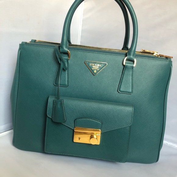 NWT Prada  Saffiano Lux Ottanio handbag large 😍 - Picture 1 of 9